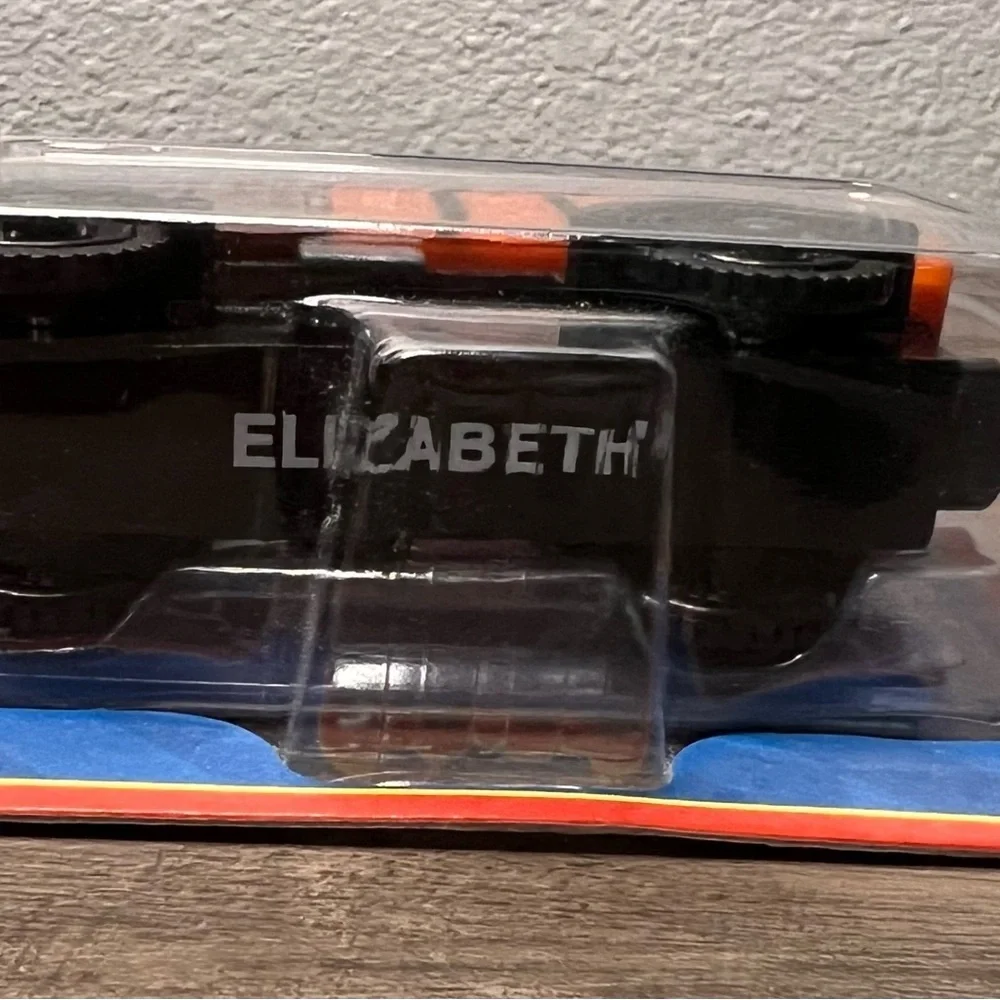 THOMAS & FRIENDS Wooden Railway Train *Elizabeth*  2005 *COLLECTOR CARD* NIB